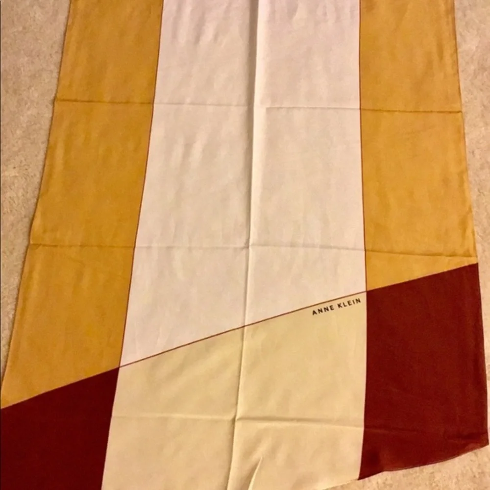 NWT Anne Klein X large approx 5'x2' Scarf